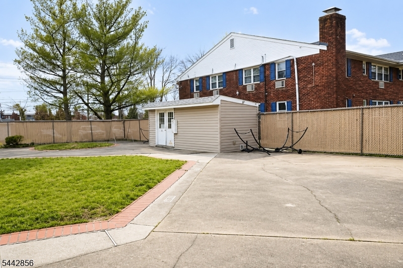 24A Woodedge Ave 4
