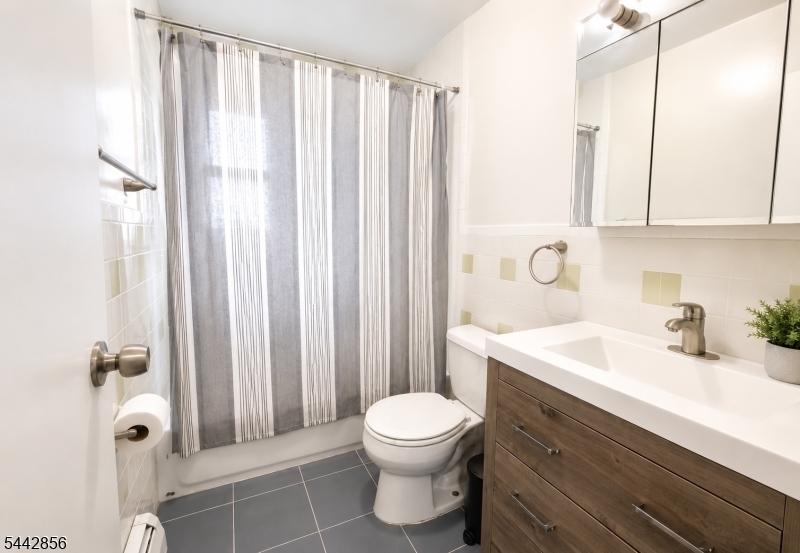 24A Woodedge Ave 4