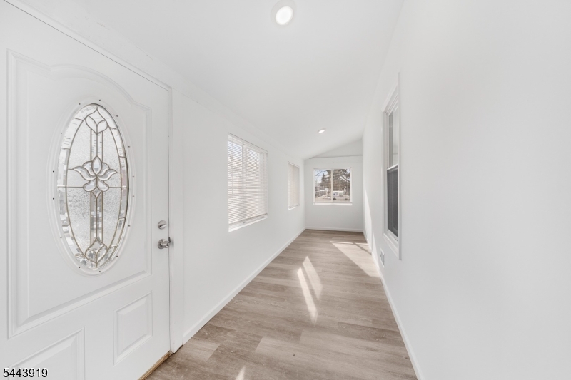 811 Jackson Ave