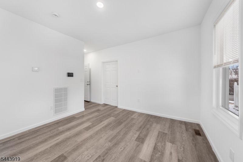811 Jackson Ave