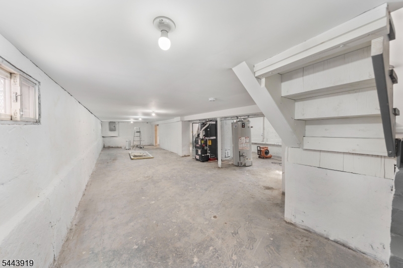 811 Jackson Ave
