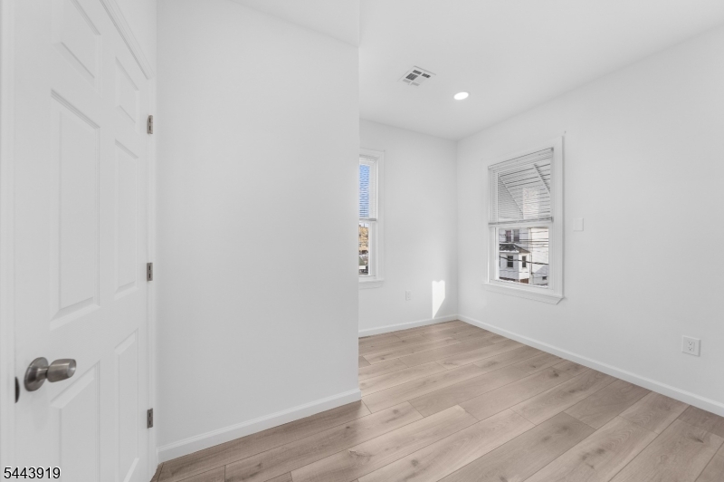 811 Jackson Ave