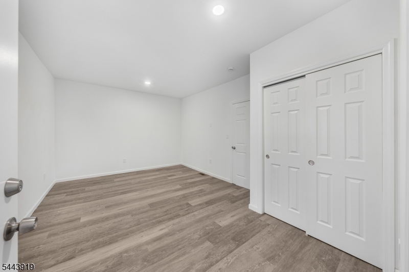 811 Jackson Ave
