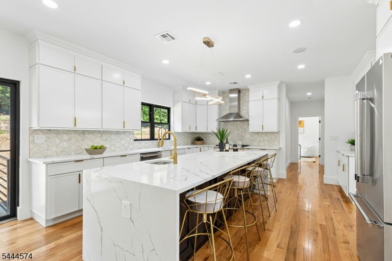170 Johnston Drive Ext
