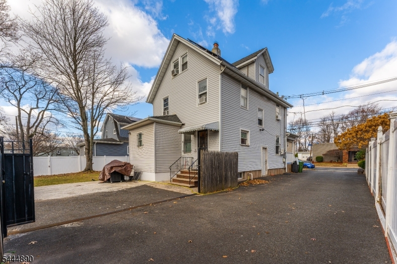 312 E 1St Ave