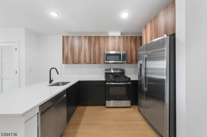 768 Bergen St 5D