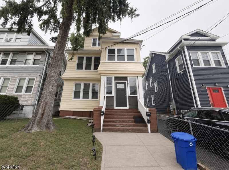 197 Hansbury Ave