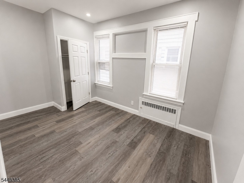 197 Hansbury Ave