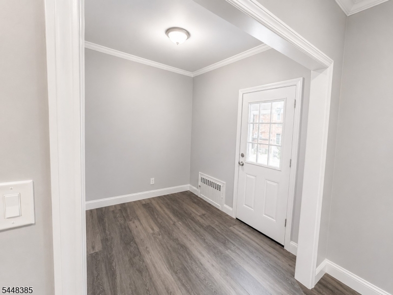 197 Hansbury Ave