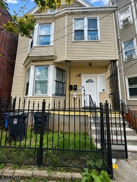 308 7Th Ave