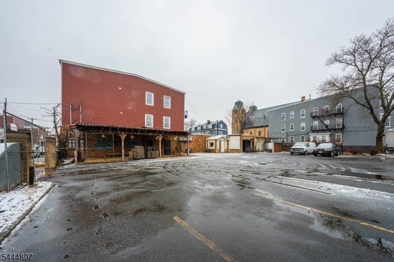 324 2nd St