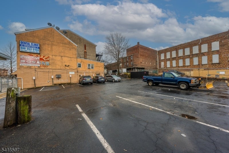 1109 Elizabeth Ave