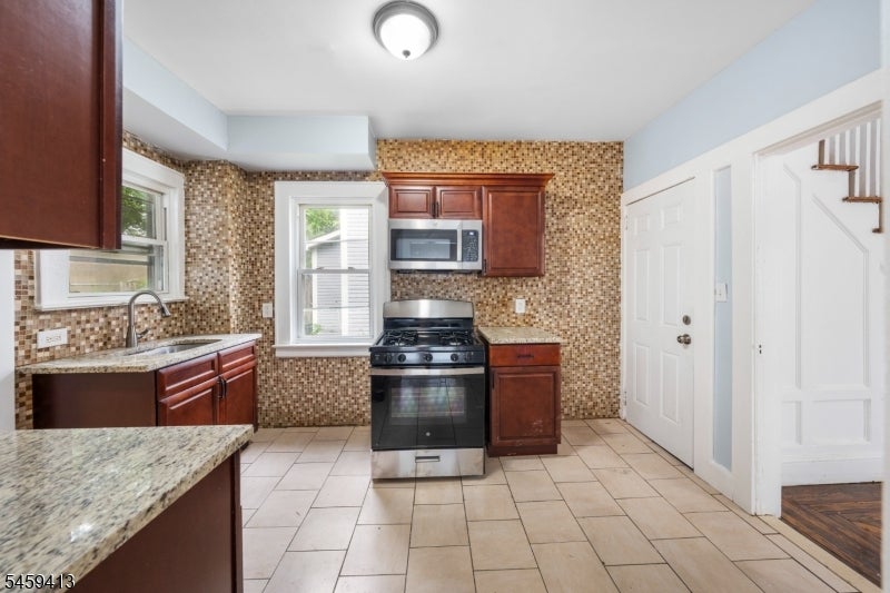 125 Pine Grove Ter