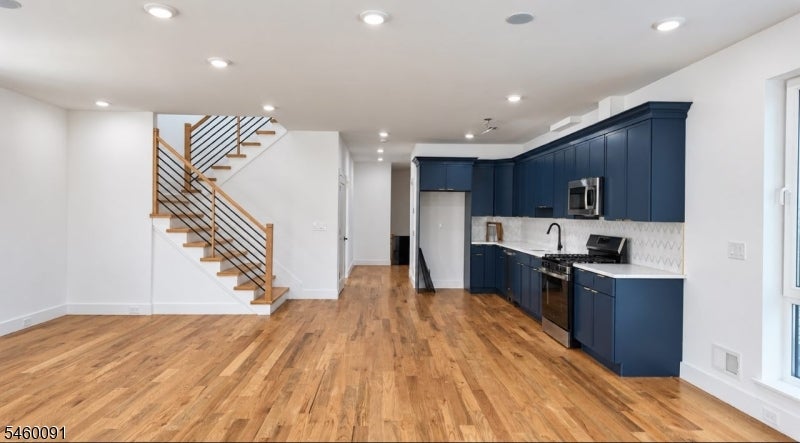 17 Seymour Ave