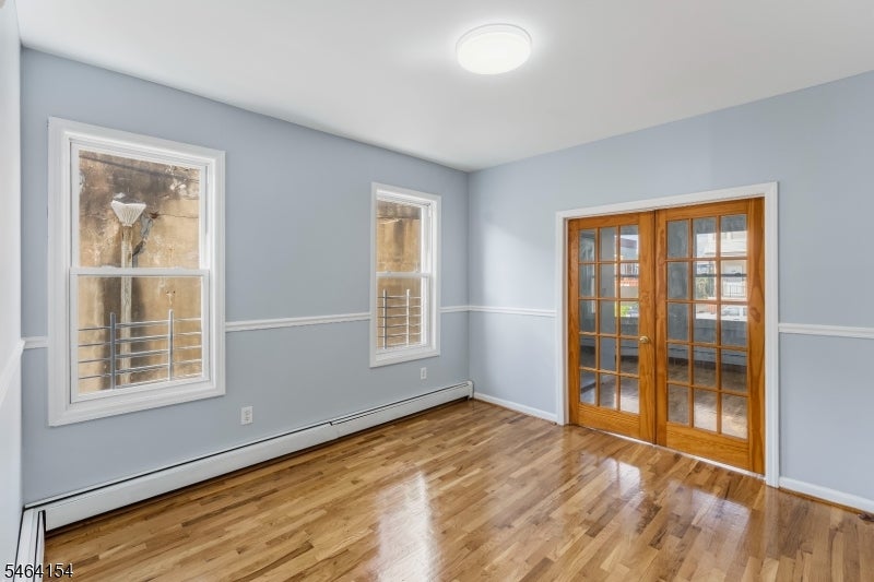 590 Hawthorne Ave