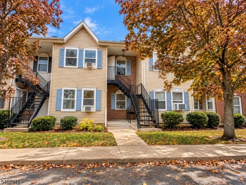 48 Ann St