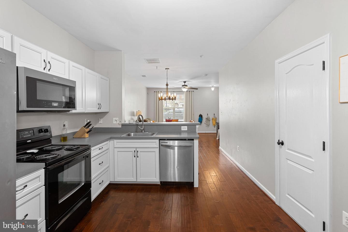 43608 Hampshire Crossing Sq