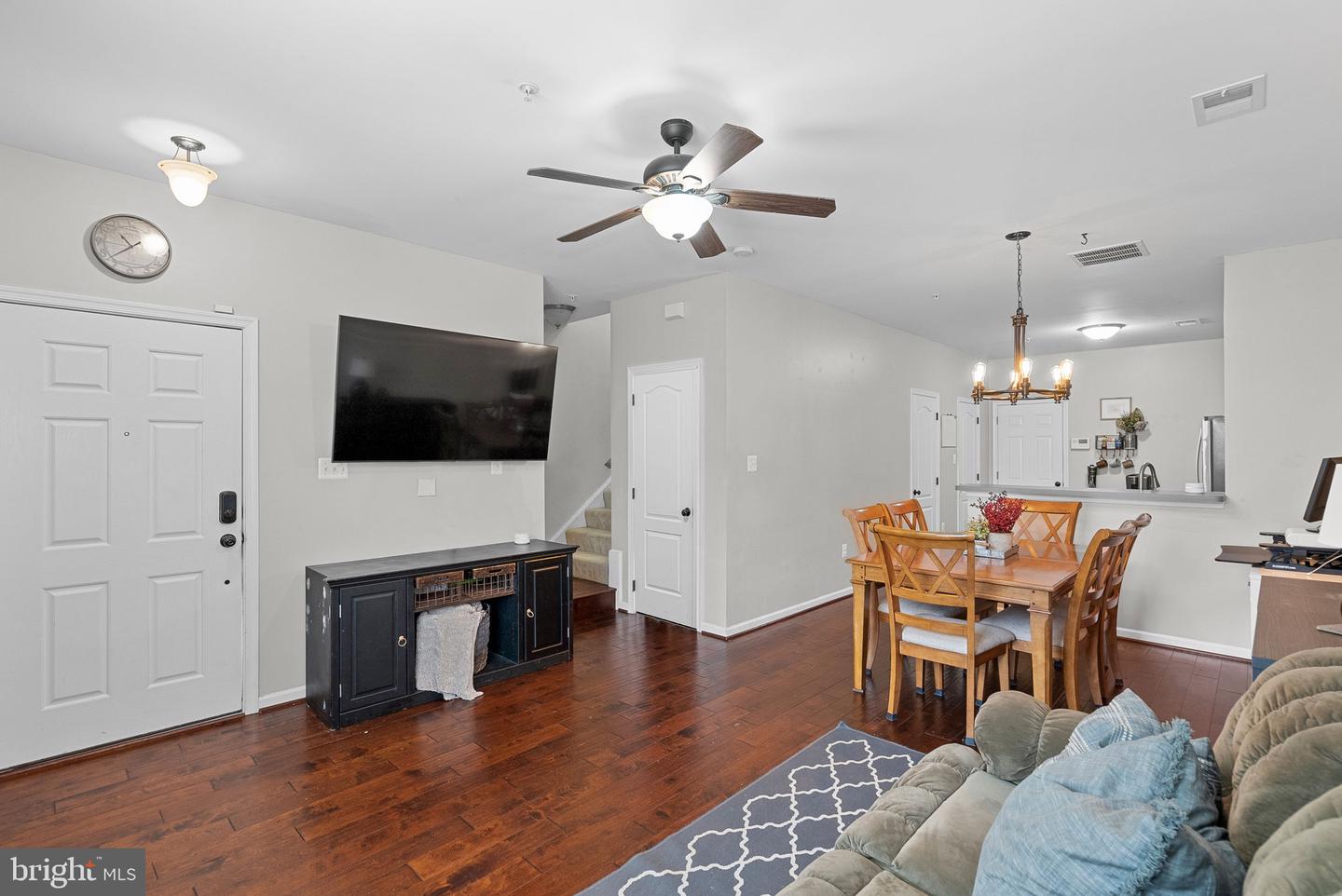 43608 Hampshire Crossing Sq