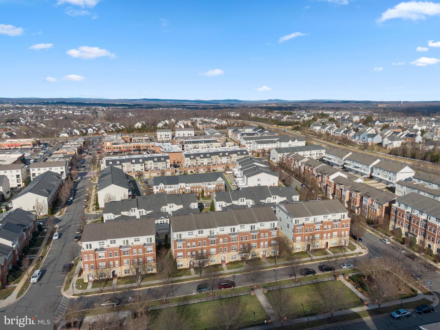 43608 Hampshire Crossing Sq