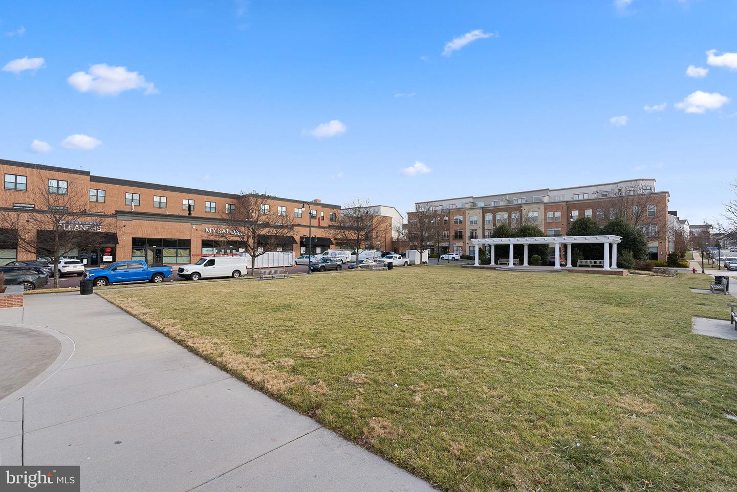 43608 Hampshire Crossing Sq