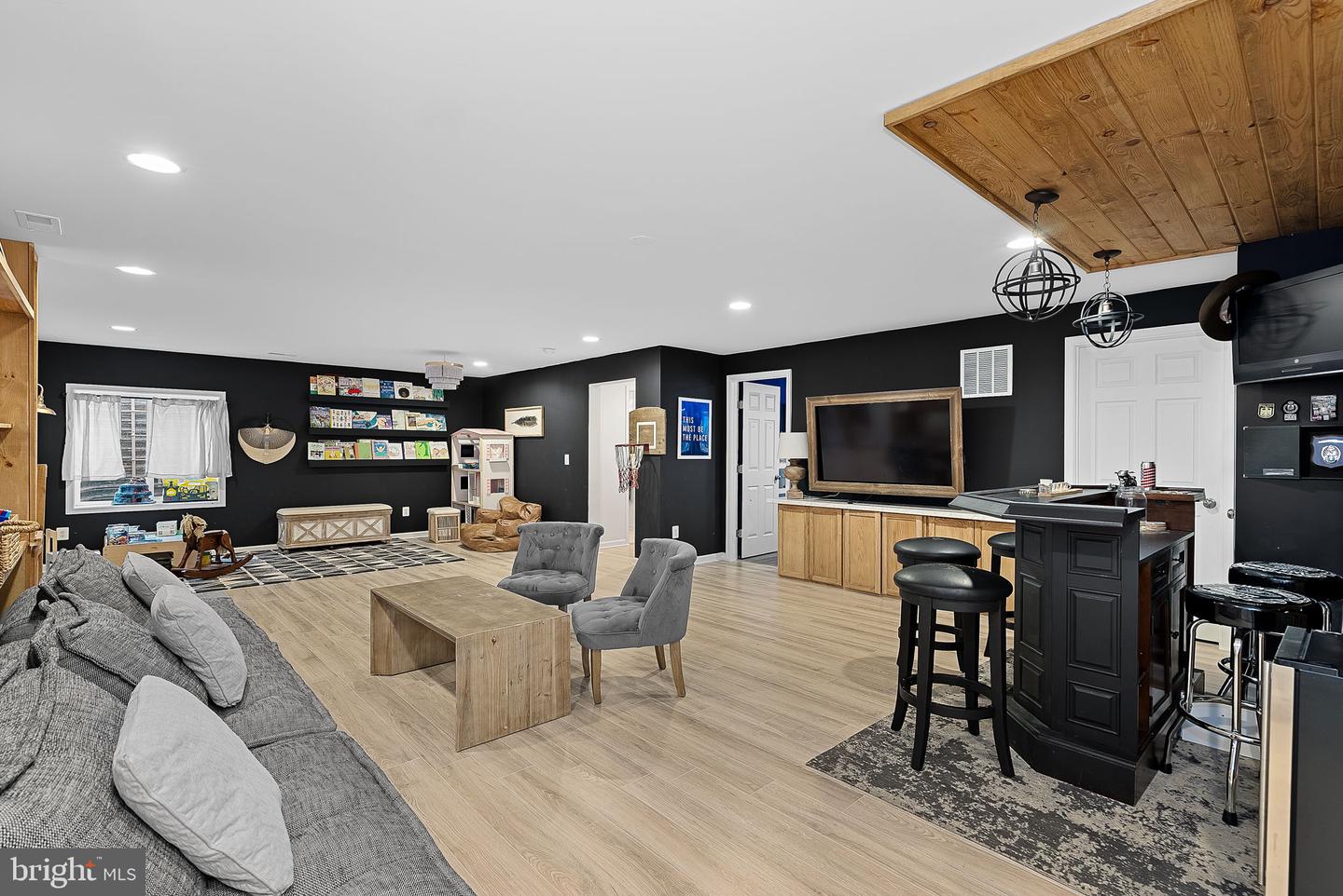 18424 Presidio Pl