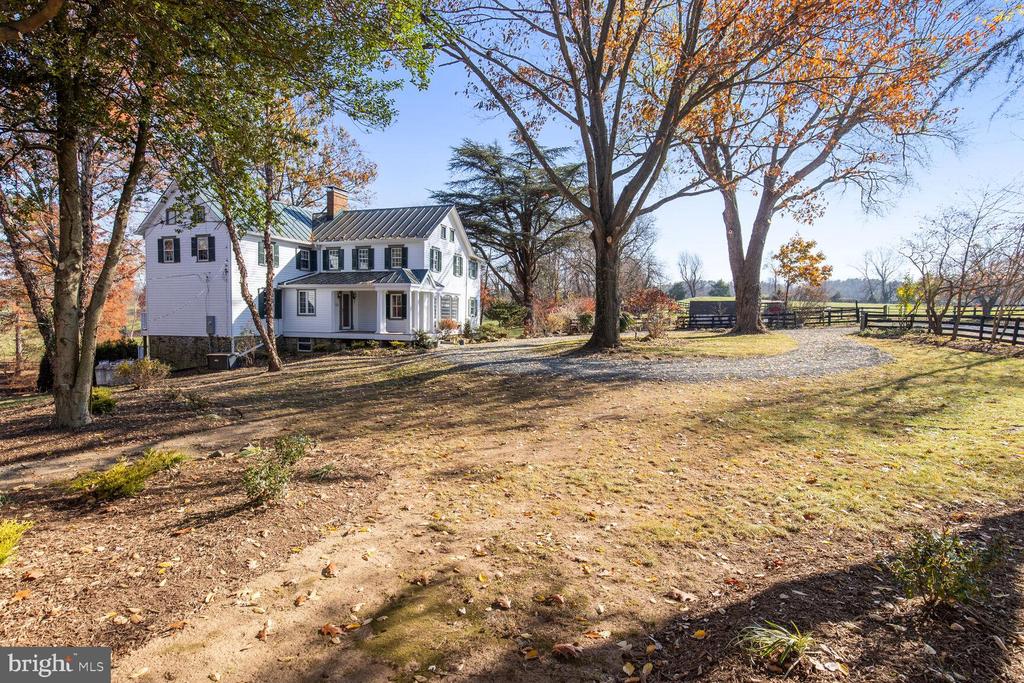 39595 Weatherlea Farm Ln