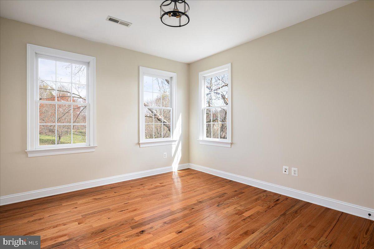 38023 Sayre Ct