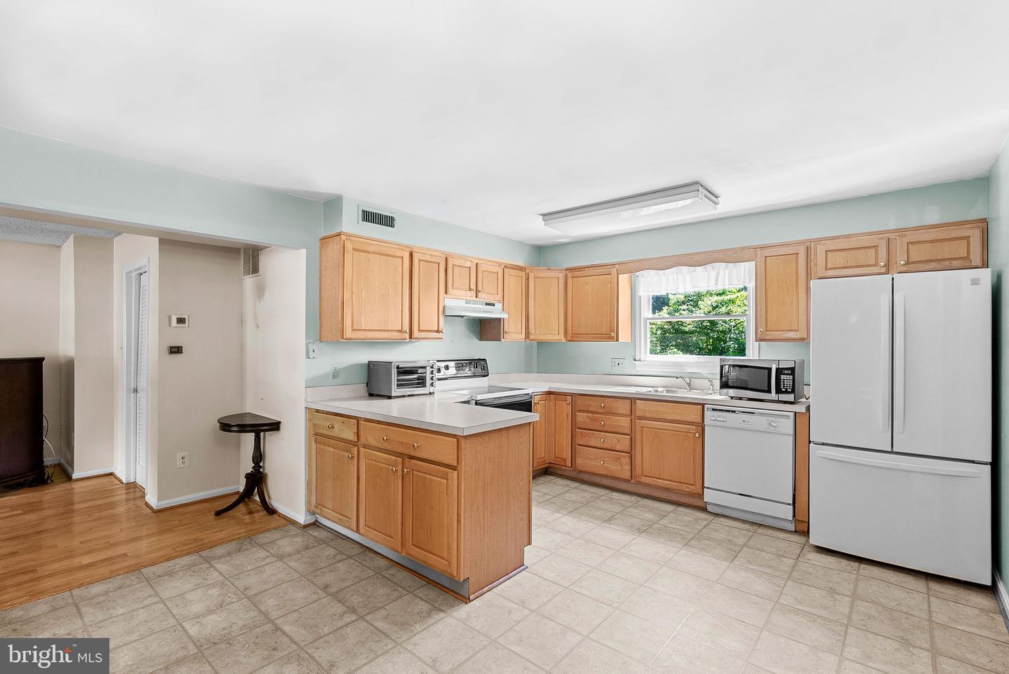 1608 E Jefferson Ct
