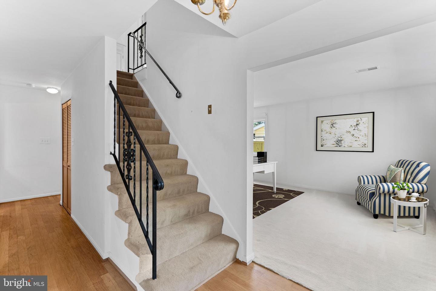 1608 E Jefferson Ct