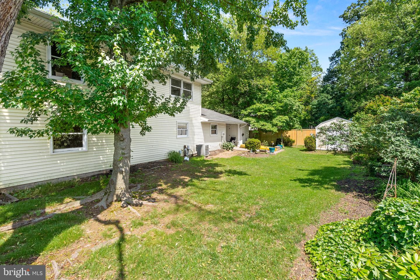 1608 E Jefferson Ct