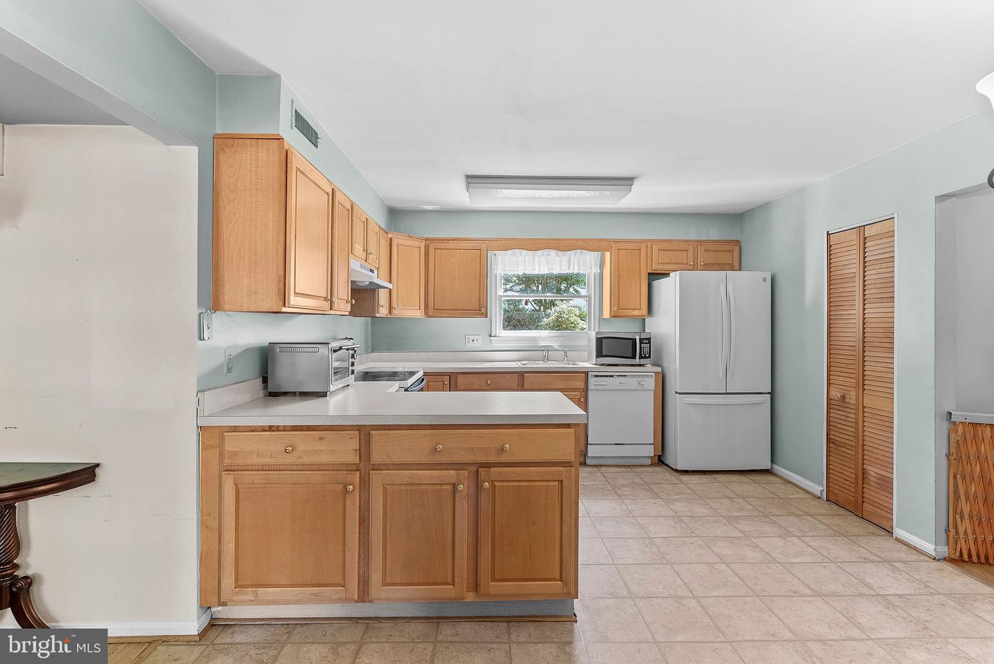 1608 E Jefferson Ct