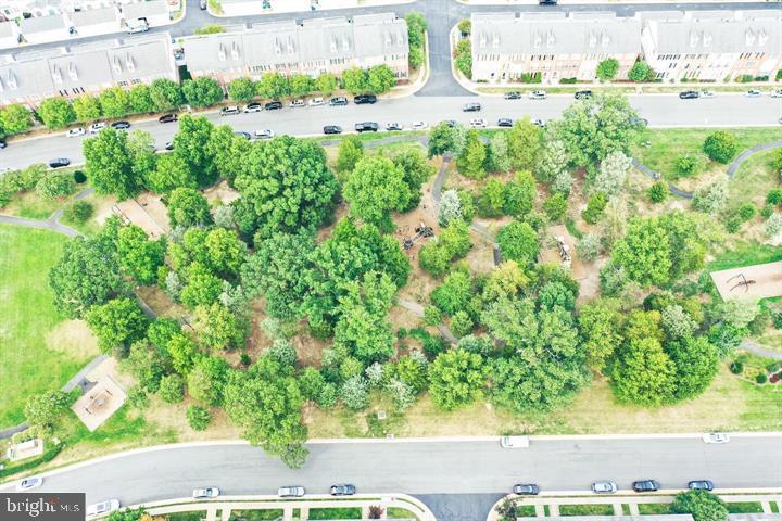 42433 GREENSIDE DRIVE