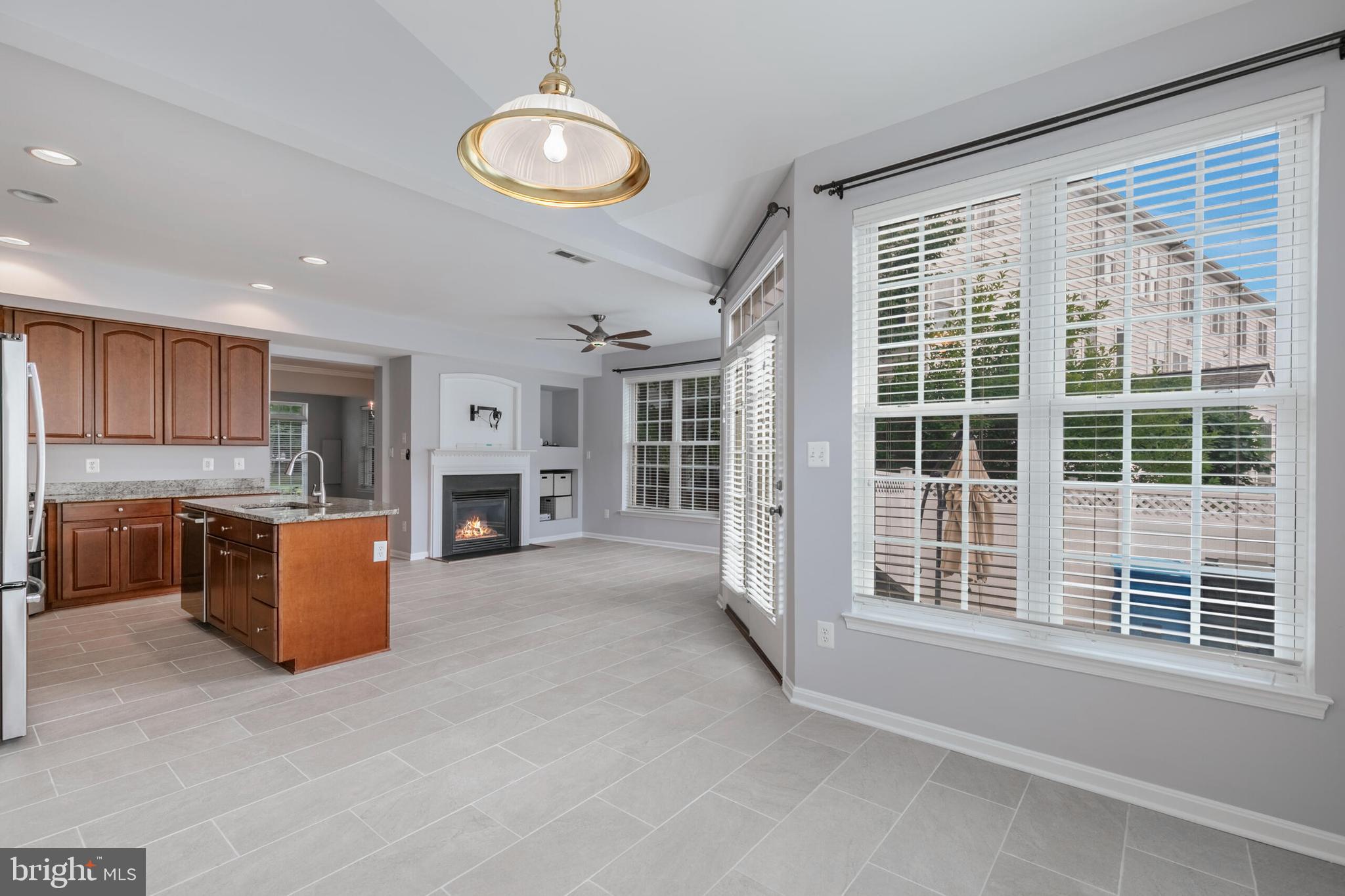 42433 GREENSIDE DRIVE