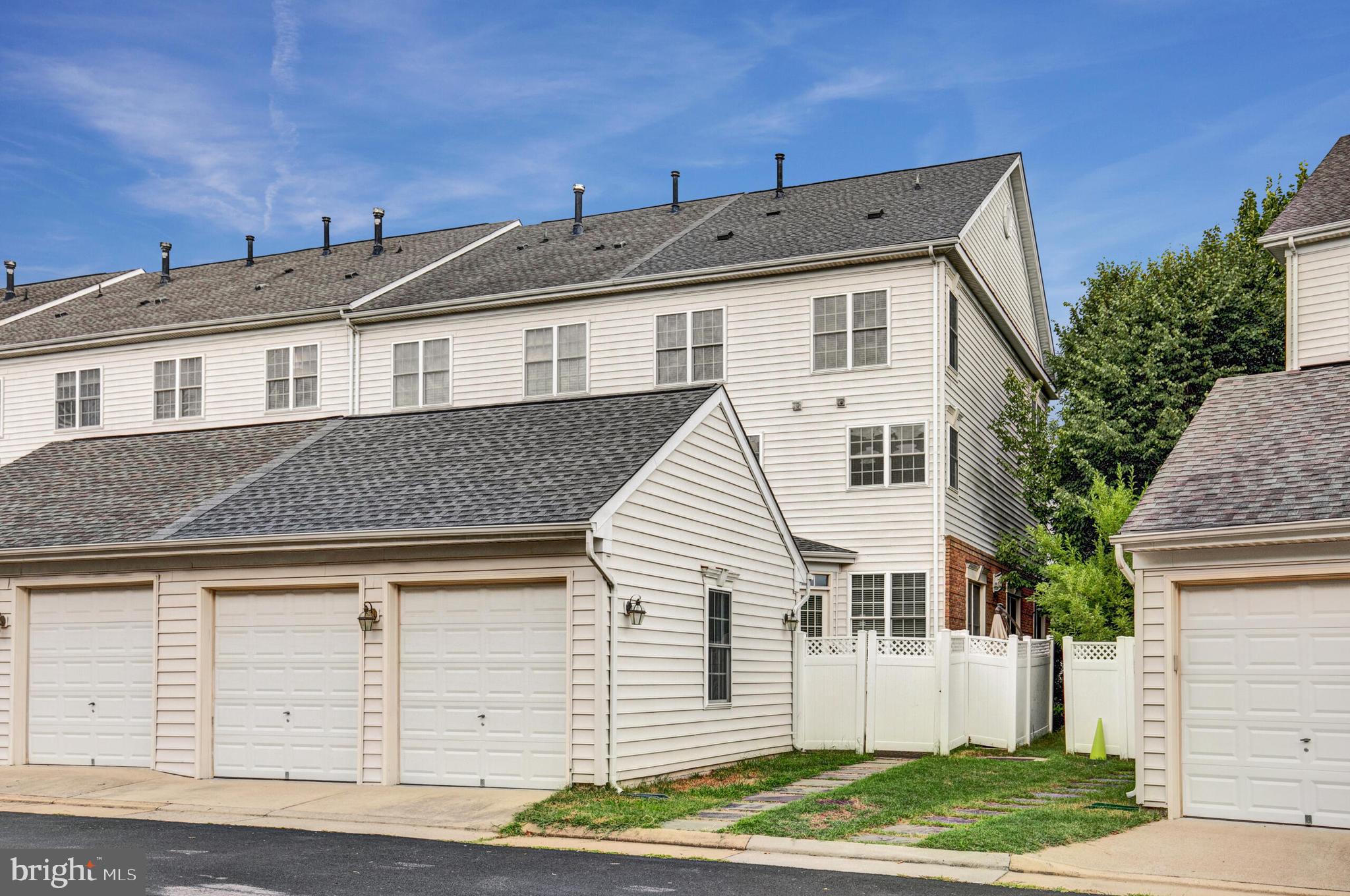 42433 GREENSIDE DRIVE