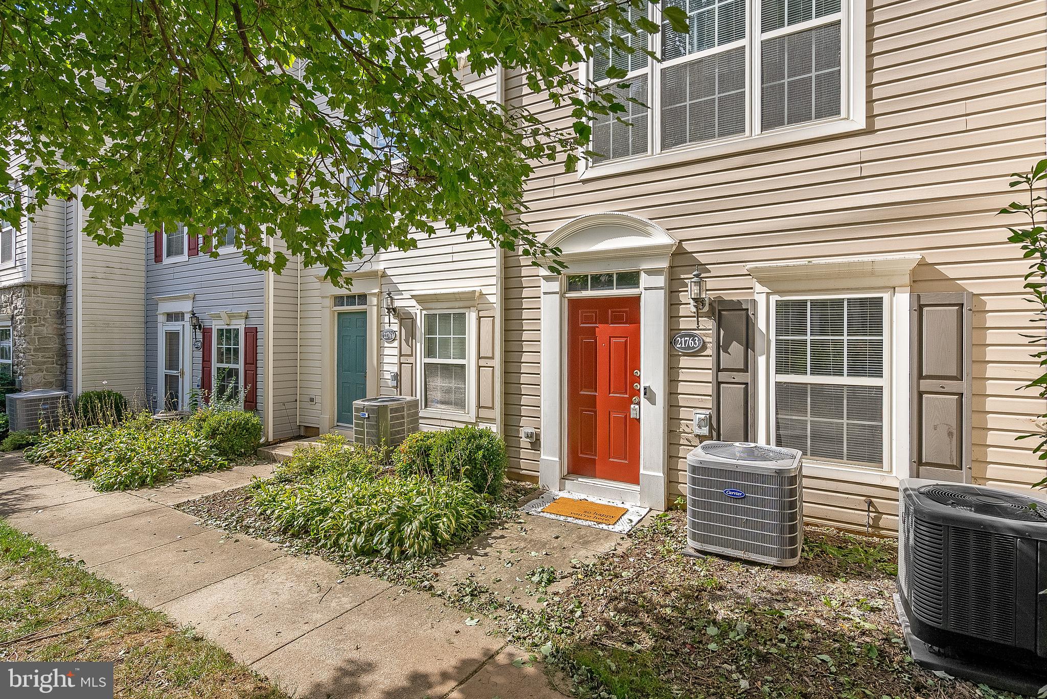 21763 Dragons Green Sq