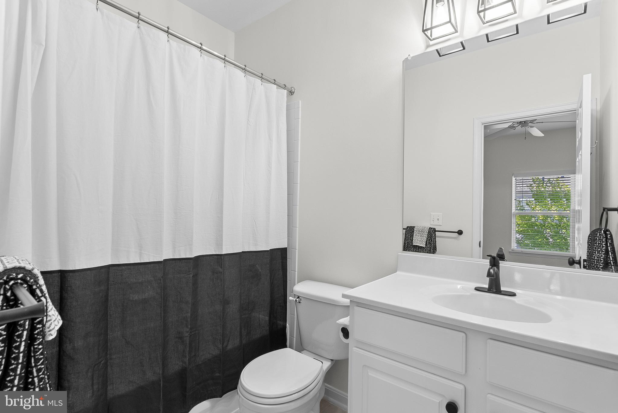 21763 Dragons Green Sq