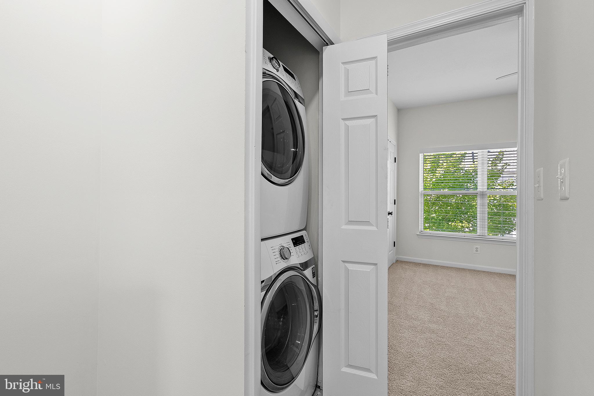 21763 Dragons Green Sq