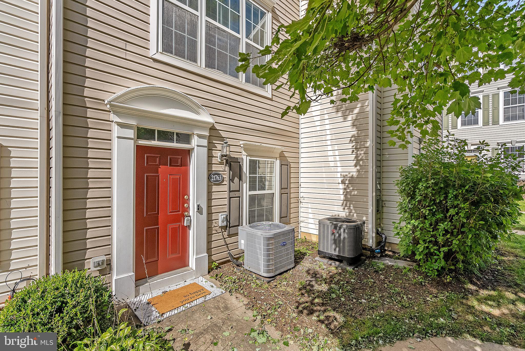 21763 Dragons Green Sq