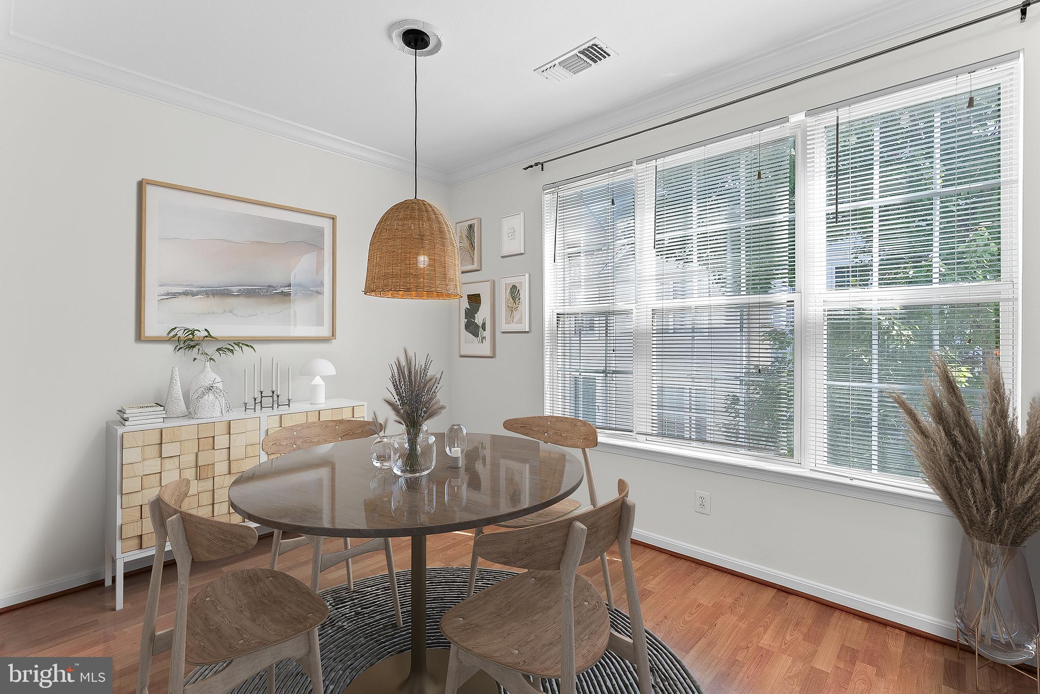 21763 Dragons Green Sq