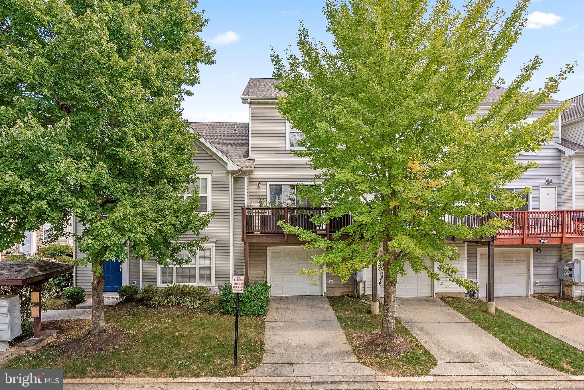 21763 Dragons Green Sq