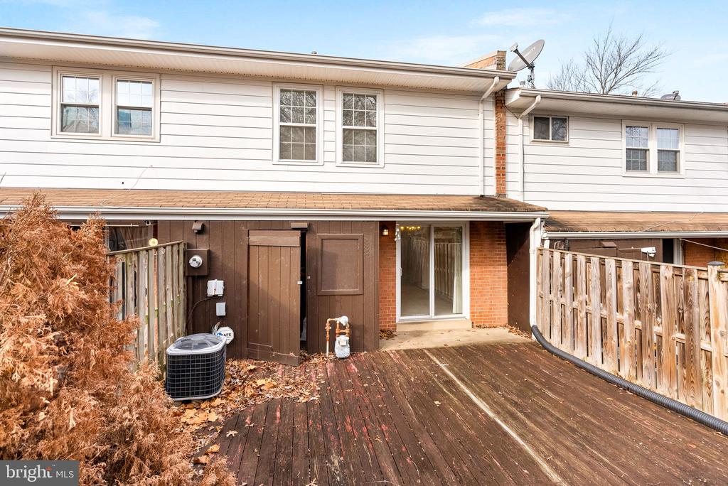 220 N Baylor Dr