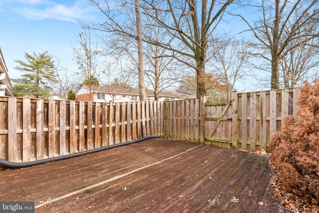 220 N Baylor Dr