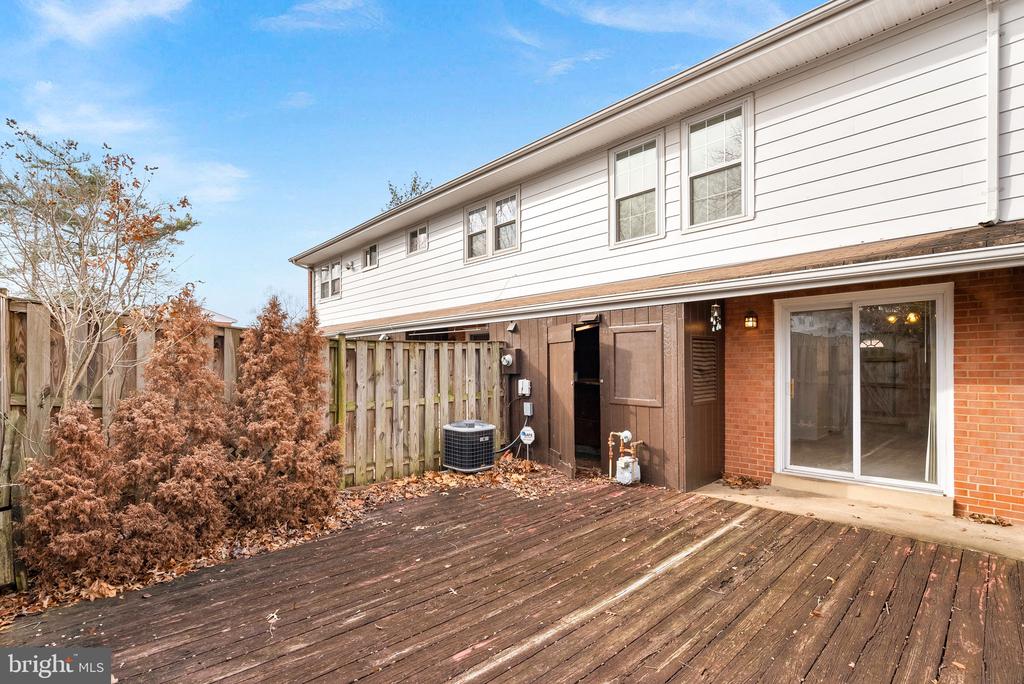 220 N Baylor Dr