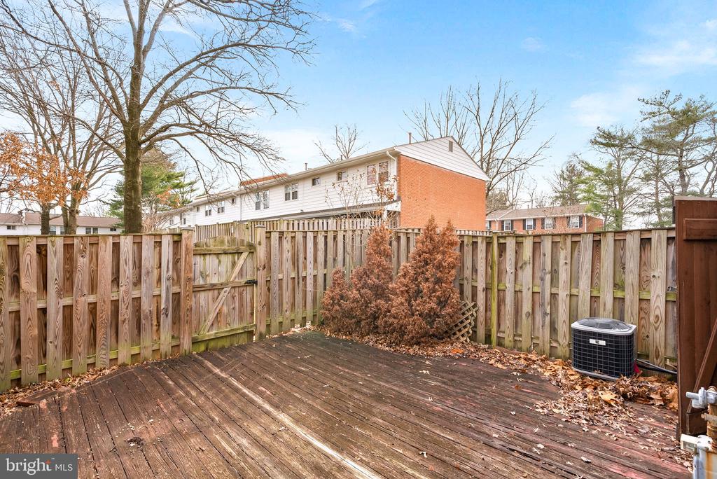 220 N Baylor Dr