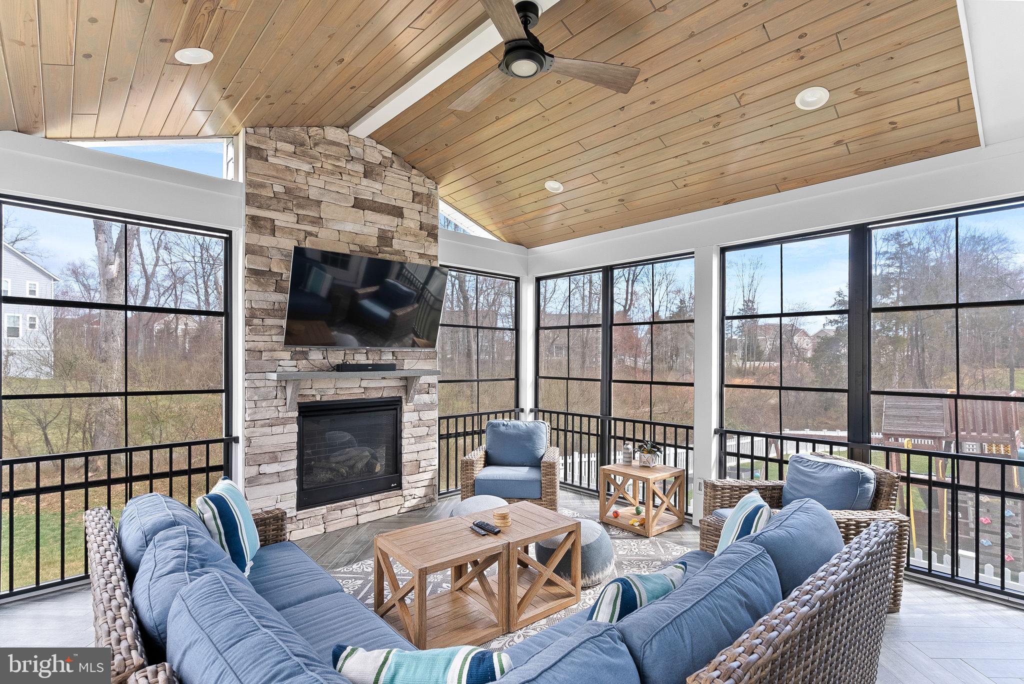 24580 Wateroak Pl