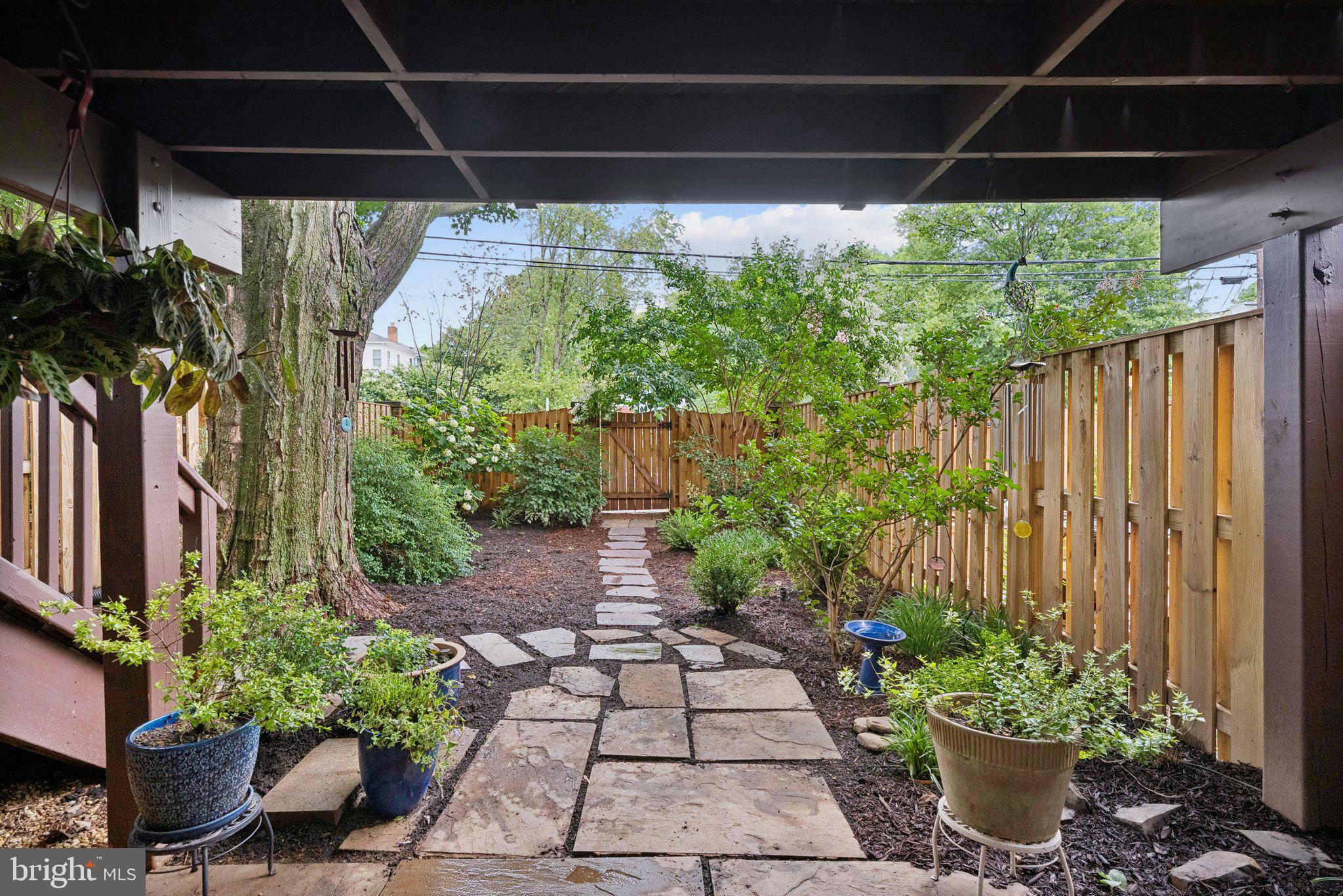 121 HARRISON STREET NE