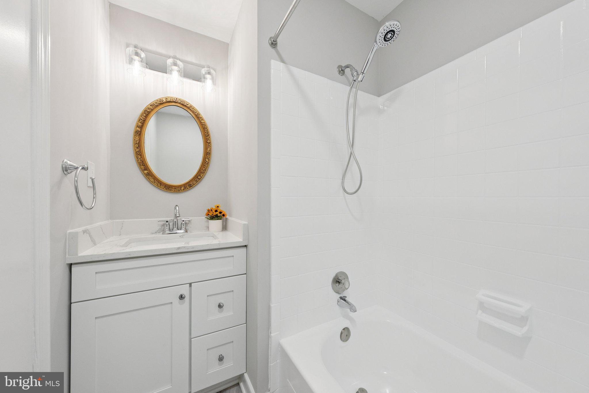 121 HARRISON STREET NE