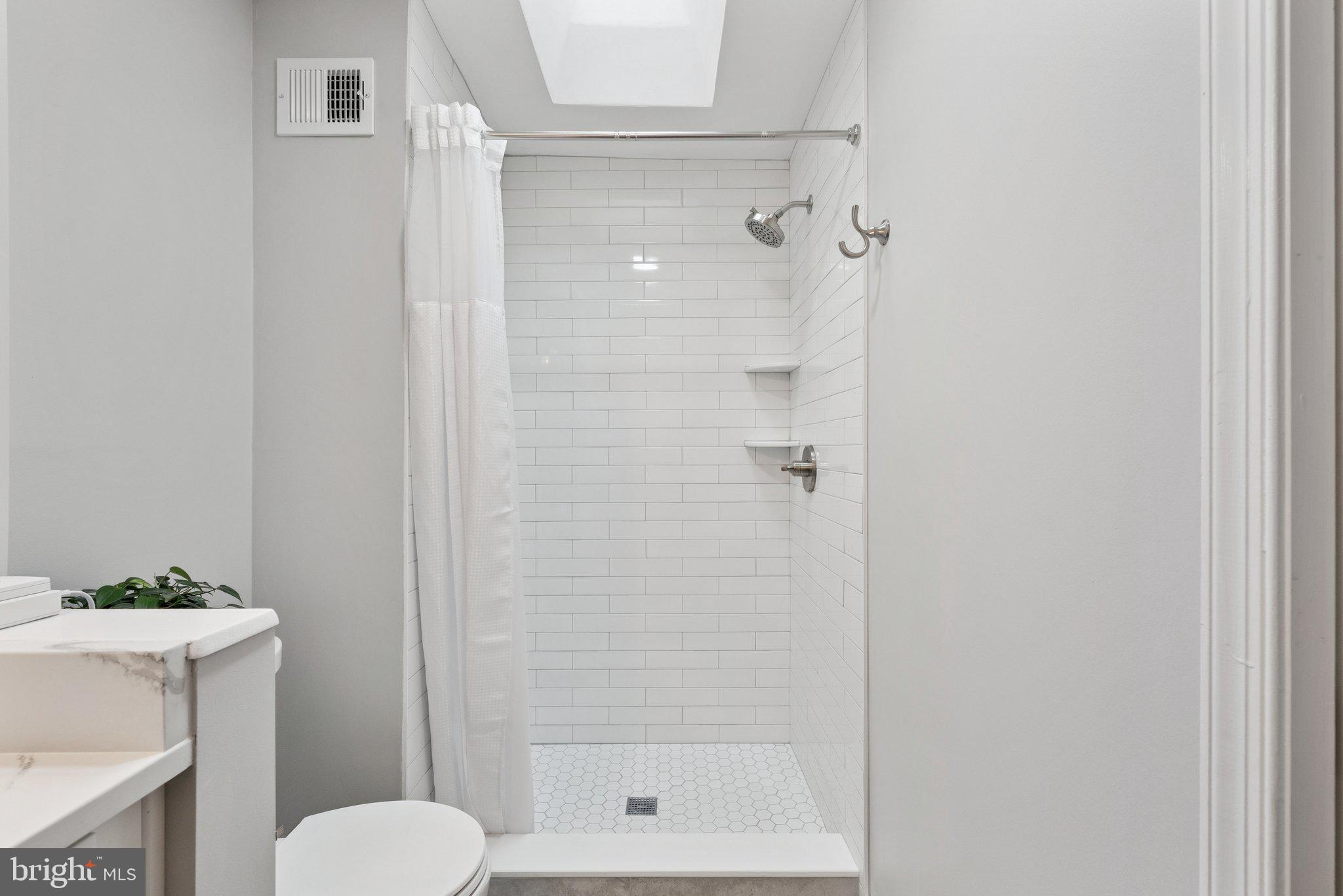 121 HARRISON STREET NE