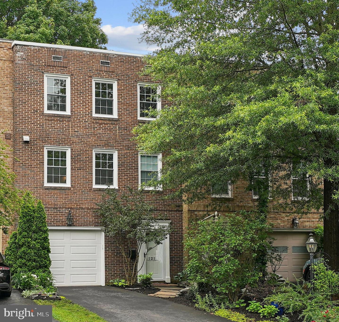 121 HARRISON STREET NE