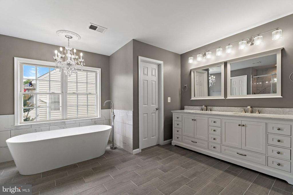 42652 LEGACY PARK DRIVE